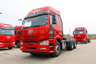 اللون الأحمر JH6 ​​10 عجلات 6X4 شاحنة مقطورة جرار مع FAW تخفيض واحد 457 المحور