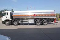 شاحنة نقل المواد الكيميائية الخطرة مع كابينة HW76 ZZ1317N4667W 8X4 Euro 2