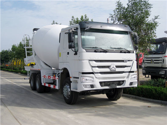 CCC معدات البناء الخرسانية Sinotruk Howo 6x4 Howo Mixer Truck 10m³ with HW76 Cab
