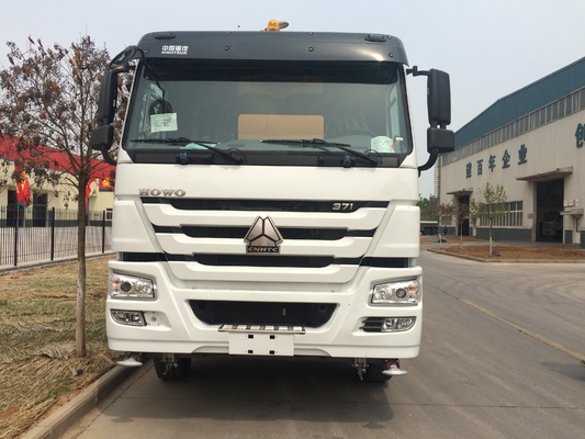 شاحنة توصيل البنزين المكررة LHD بدون رصاص 12 إطارات 26KL 28KL 30KL يدوية 8x4 شاحنة ناقلة وقود الديزل الجديدة