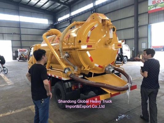 شاحنة شفط مياه الصرف الصحي 4 × 2 من دونغفينغ هوو بسعة خزان 12 متر مكعب ومحرك 190 حصان لإزالة الوحل بكفاءة