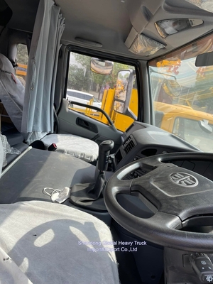 HOWO 20cbm 4 * 2 القيادة اليمنى 266HP شاحنة شفط مياه الصرف الصحي