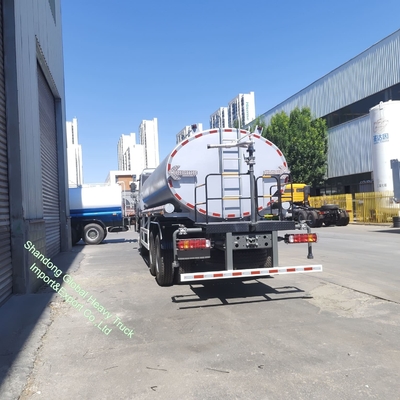 شاحنة صهريج مياه شرب Sinotruk HOWO 20000/30000 لتر 6X4 للخدمة الشاقة