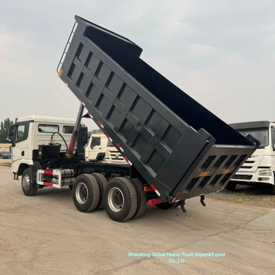 شاحنة شاكمان X3000 6 × 4 جديدة تمامًا مع محرك 380-420 حصان و 30-35 طن من الحمولة المفيدة للبناء الثقيل