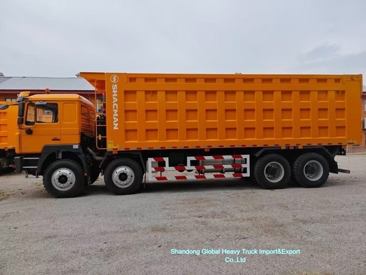 شاحنة قلابة شاكمان F3000 8×4 بمحرك ديزل 400 حصان ونظام رفع أمامي للبناء الشاق