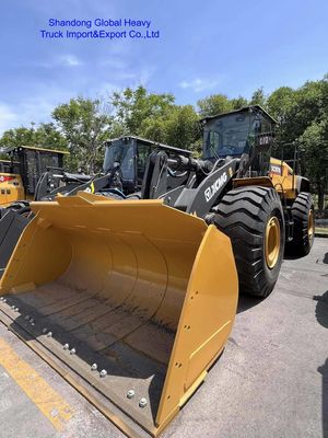 لوادر XCMG XC948E بعجلات أمامية، حمولة مقدرة 4 طن، مع دلو تحميل 2.4 متر مكعب، ومواصفات 7882*2500*3405 ملم