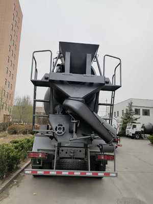 شاحنة أسمنت HOWO عالية الكفاءة 6X4 12 متر مكعب شاحنة خلط الخرسانة المستعملة