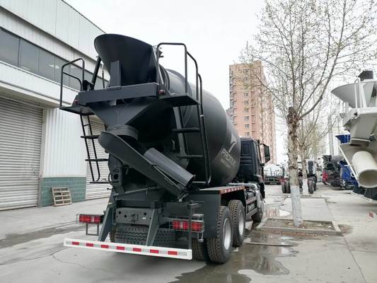 شاحنة مزيج الخرسانة الثقيلة 6 × 4 مع حمولة 30 طن ومحرك 300-400 حصان