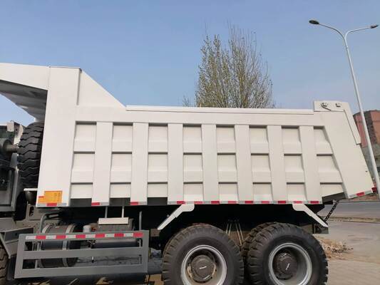 Sinotruk Heavy Duty 8X4 HOWO Nx Tipper Mining Mine Tipping Dump Truck
