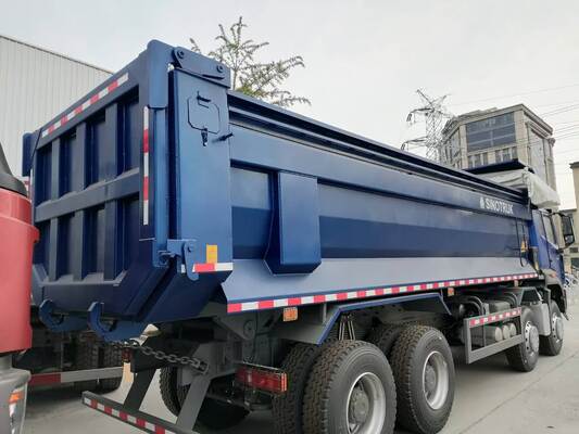 10 أمتار مكعب من شاحنة مزج الخرسانة HOWO مع محرك 371HP لتسليم الخرسانة بكلفة فعالة