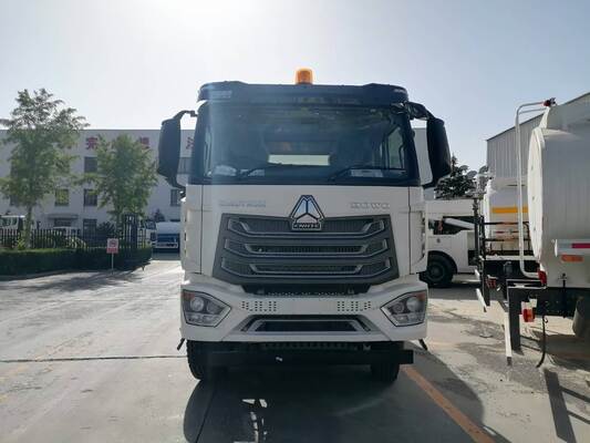 شاحنة مزيج الخرسانة الجديدة Sinotruk HOWO 8 × 4 بسعة 12-16 م3 و 371-400 حصان محرك للبناء الثقيل
