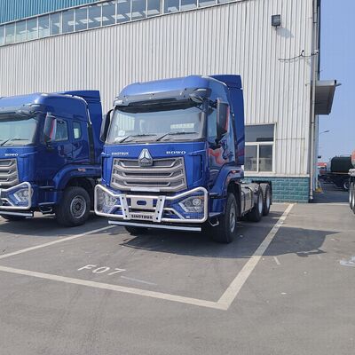شاحنة جرار HOWO NX 6 × 4 مع محرك 380 حصان وإطار ثقيل للخدمة لنقل البضائع الثقيلة