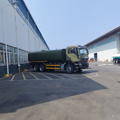 HOWO TX 6 × 4 شاحنة خزان المياه مع 20T حمولة مفيدة معيار انبعاثات اليورو 2 و 6 × 4 عجلة محركة لتنظيف الطريق