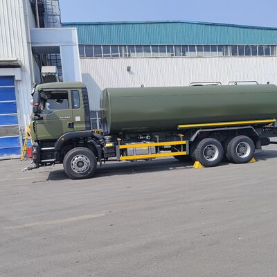 HOWO TX 6 × 4 شاحنة خزان المياه مع 20T حمولة مفيدة معيار انبعاثات اليورو 2 و 6 × 4 عجلة محركة لتنظيف الطريق