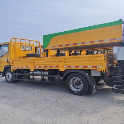 HOWO 4 × 2 شاحنة وسادة الحوادث مع بنية استيعاب الطاقة من الفولاذ متعددة الطبقات نظام رفع هيدروليكي وأضواء تحذير LED لسلامة الطرق السريعة