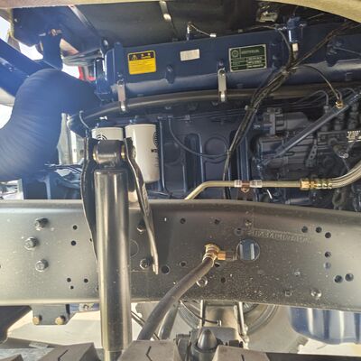 BEIBEN 2638 6 × 4 شاحنة جرار ثقيلة مع محرك WEICHAI بقوة 380 حصان وتقنية مرسيدس-بنز