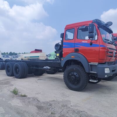 BEIBEN 2638 6 × 6 شاحنة هدر تعدين ثقيلة مع محرك WEICHAI بقوة 380 حصان و 30-35 طن من الحمولة المفيدة للتعدين خارج الطريق