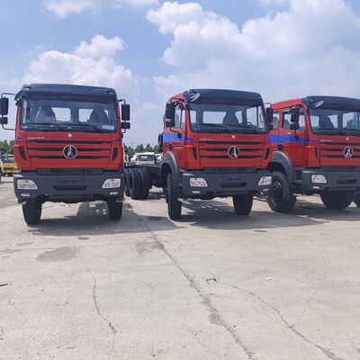 BEIBEN 2642 6 × 4 شاحنة قمامة ثقيلة مع محرك 420HP WEICHAI و 25-35 طن من الحمولة المفيدة للتعدين والبناء