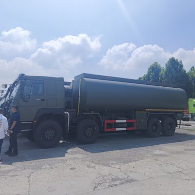 شاحنة خزان الوقود 8 × 8 40,000L مع محرك 371HP و 8 × 8 محرك جميع العجلات للنقل الثقيل للوقود