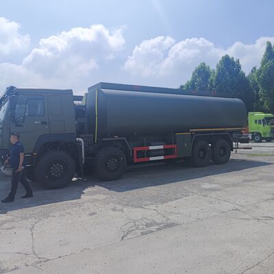 شاحنة خزان الوقود 8 × 8 40,000L مع محرك 371HP و 8 × 8 محرك جميع العجلات للنقل الثقيل للوقود
