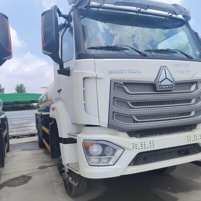 شاحنة خزان الوقود HOWO NX 6×4 CNG بمحرك 400 حصان وسعة 30,000 لتر لنقل الديزل والبنزين