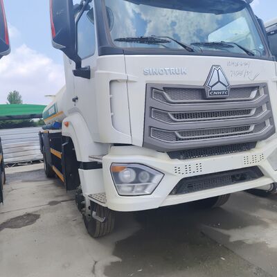 شاحنة خزان الوقود HOWO NX 6×4 CNG بمحرك 400 حصان وسعة 30,000 لتر لنقل الديزل والبنزين