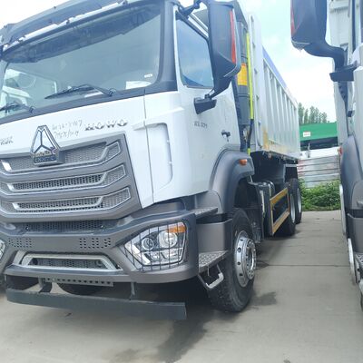 HOWO NX 6 × 4 شاحنة مكبلة للتعدين بمحرك 400 حصان وجسم مكبلة على شكل U لنقل الأدوات الثقيلة