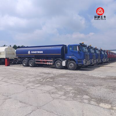 شاحنة صهريج وقود HOWO NX 8x4 بسعة 30000 لتر شاحنة ديزل ثقيلة للسوق الغاني