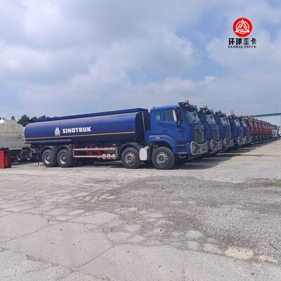 شاحنة صهريج وقود HOWO NX 8x4 بسعة 30000 لتر شاحنة ديزل ثقيلة للسوق الغاني