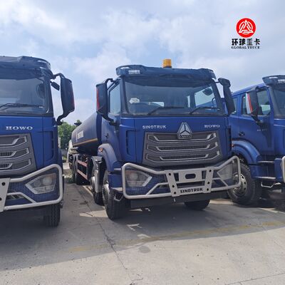 شاحنة صهريج وقود HOWO NX 8x4 بسعة 30000 لتر، شاحنة وقود ديزل ثقيلة للسوق النيجيري
