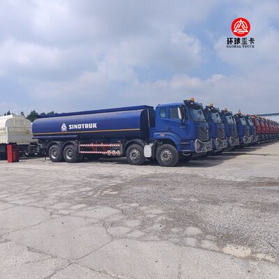 شاحنة صهريج وقود HOWO NX 8x4 سعة 30000 لتر شاحنة ديزل ثقيلة للسوق التنزاني
