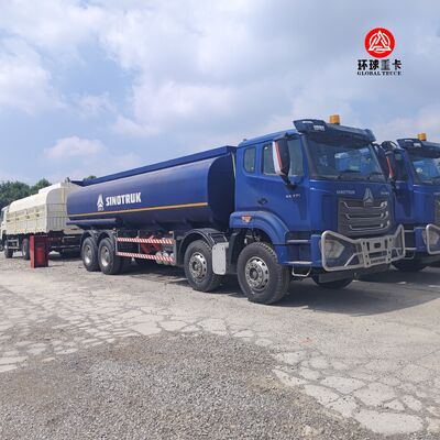 شاحنة صهريج وقود HOWO NX 8x4 سعة 30000 لتر شاحنة صهريج ديزل للخدمة الشاقة لسوق أفريقيا