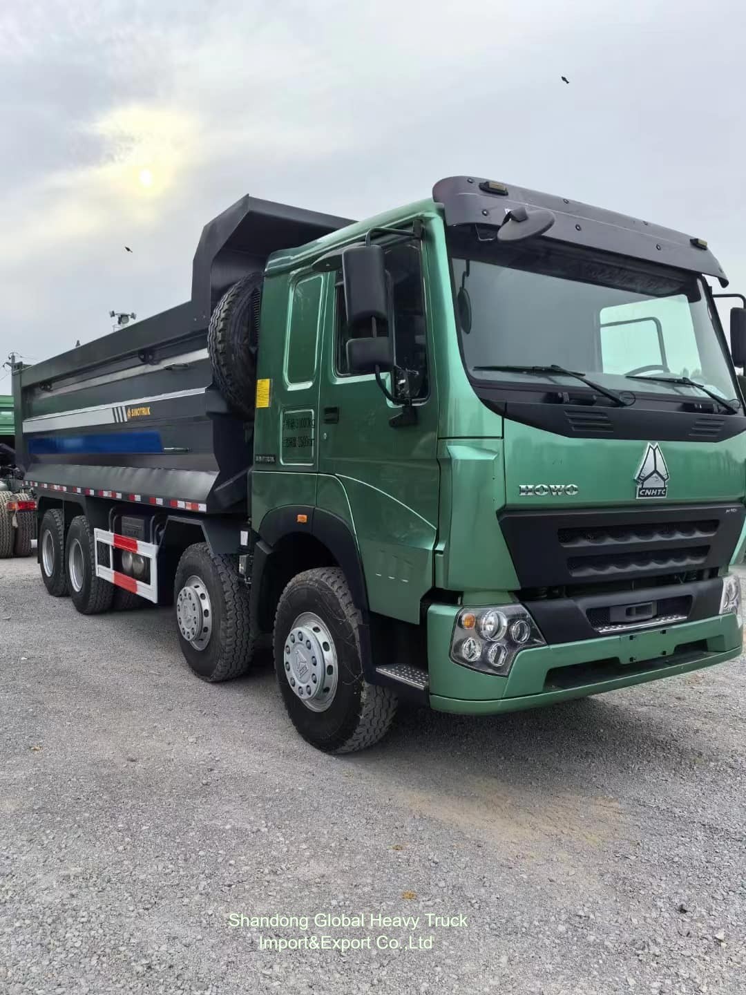 سينوتروك HOWO 371HP-380HP 25t-100t للخدمات الثقيلة شاحنة توصيل نقل مستعملة كهربائية 12 عجلة