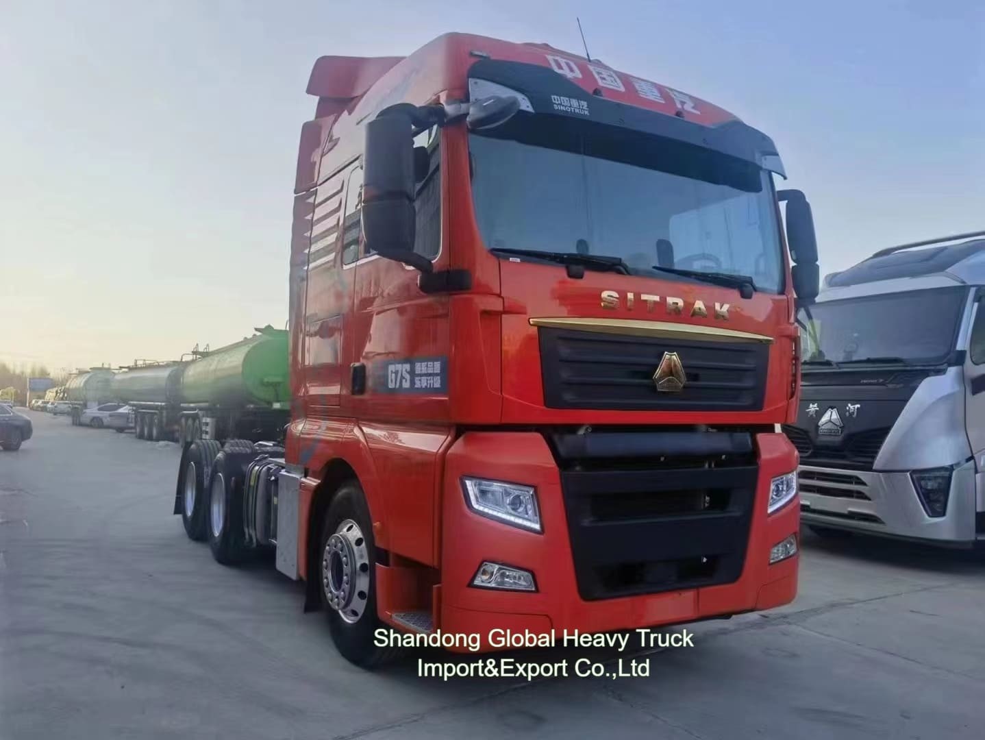 شاحنة ثقيلة من نوع SINOTRUK TX SITRAK الجديدة HOWO 4X2 6X4 25T 40T شاحنة جرار 430 حصان 480 حصان