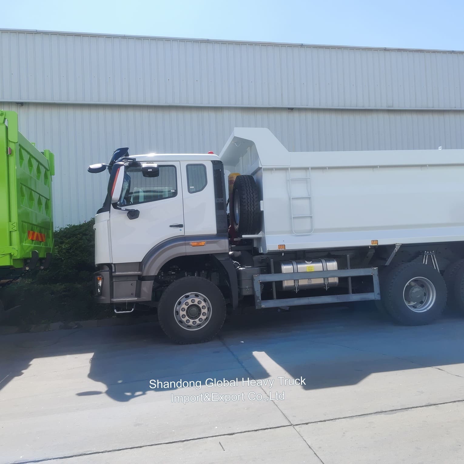 شاكمان شاحنة 336 حصان / 380 حصان / 400 حصان / 430 حصان شاحنة