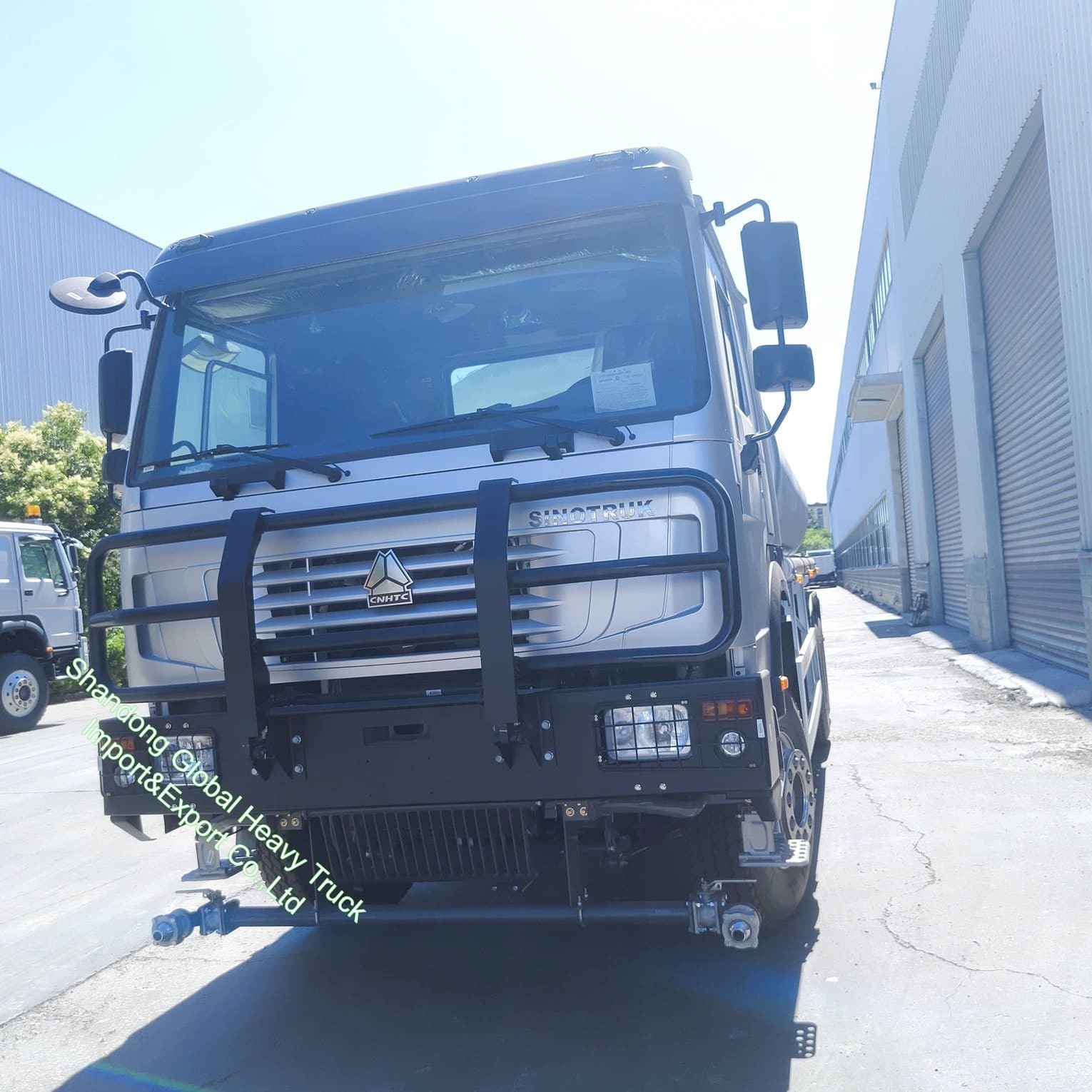 شاحنة صينية مستعملة / جديدة من طراز Sinotruk HOWO 6*4 و 8*4 بقوة 371 حصان - 375 حصان، شاحنة قلابة