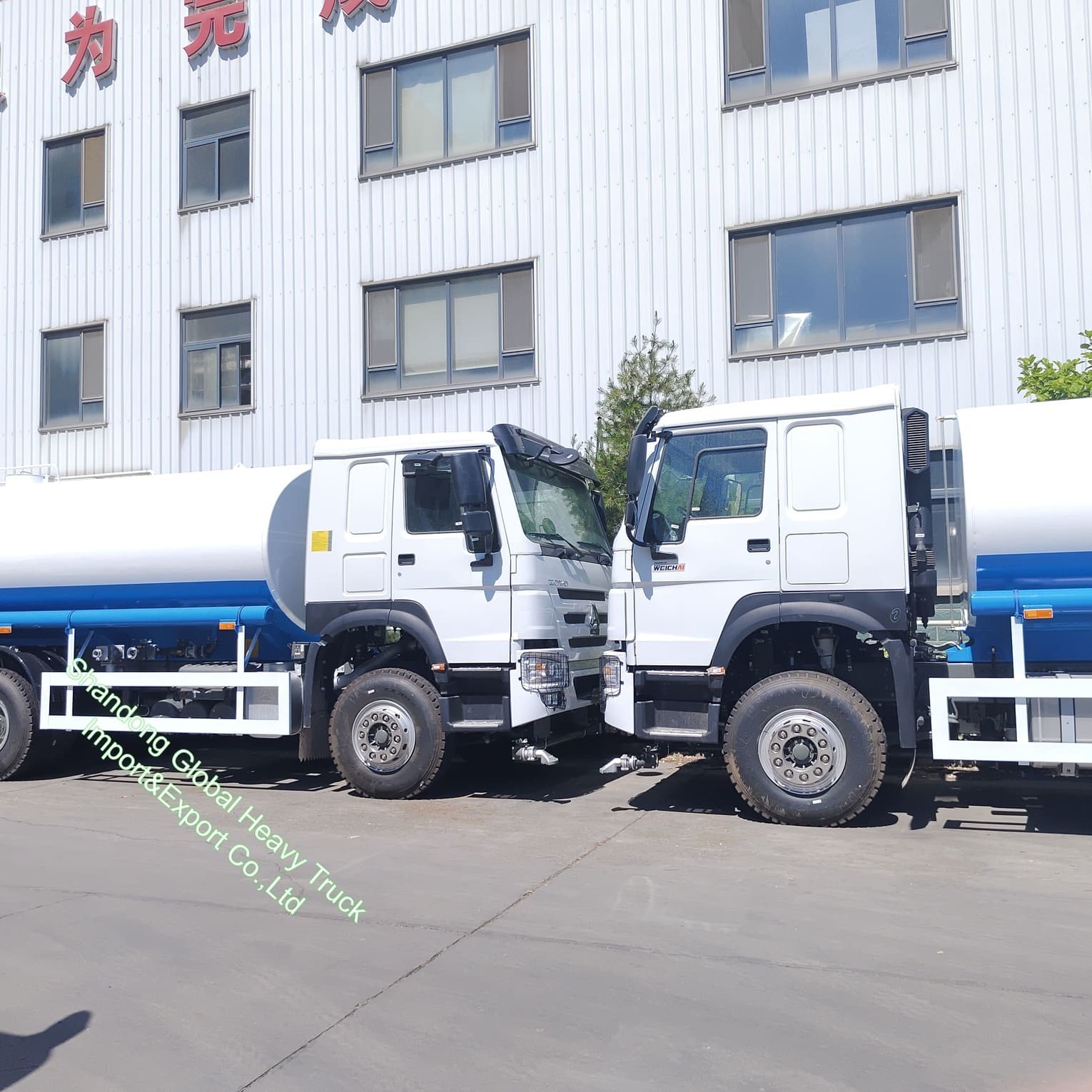 شاحنة رذاذ المياه الحاوية للمياه HOWO 371HP 6 * 4 شاحنة رذاذ المياه