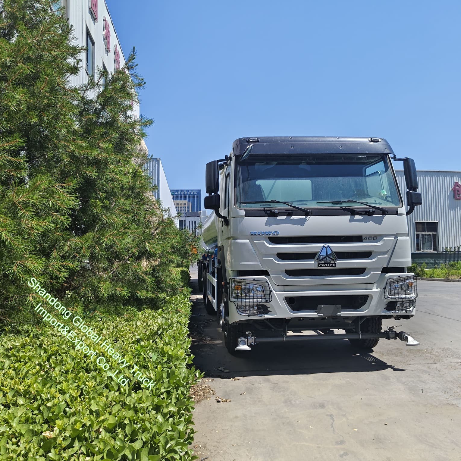 شاحنة صهريج مياه مُجددة HOWO 6*4 400HP، شاحنة رشاش مياه 6*4