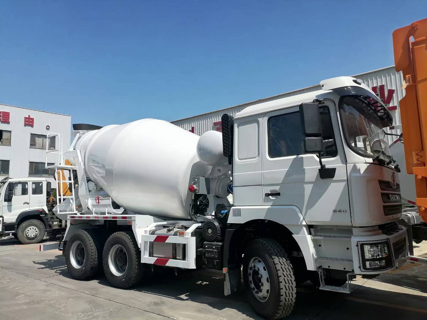 Shacman F3000 Concrete Mixer Truck with 12m3 Capacity 340HP Weichai Engine and 6×4 Drive Type