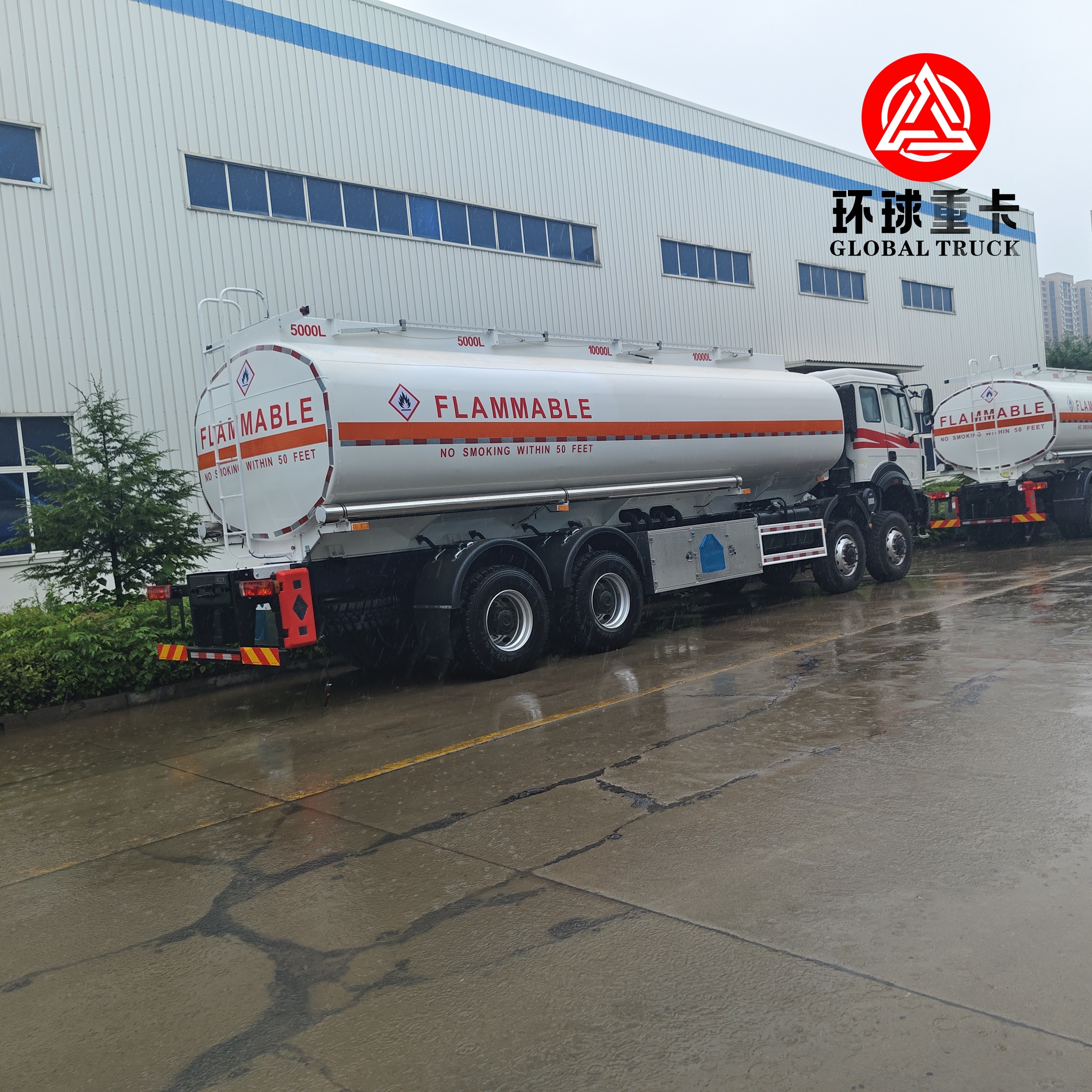 Beiben 8x8 35000L شاحنة الوقود التعدينية مع هيكل العمل الثقيل لكونغو أفريقيا