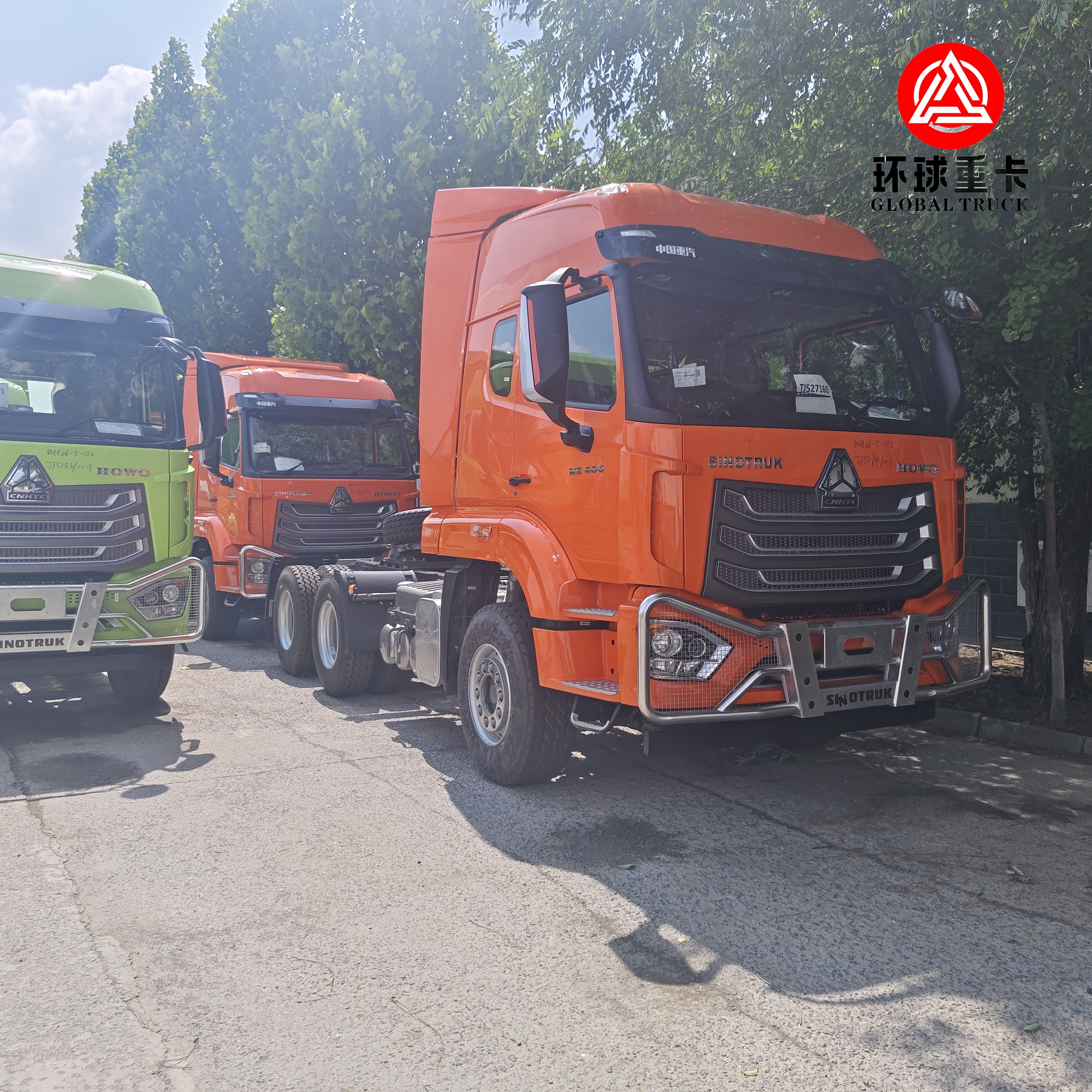 العلامة التجارية الجديدة Sinotruk HOWO NX 400HP 6x4 الثقيلة شاحنة جرار المحرك الرئيسي لنقل البضائع الدولي